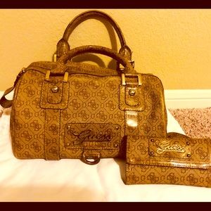 Guess logo beige purse with matching wallet
